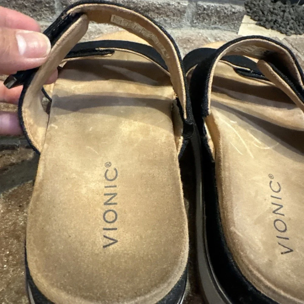 Vionic Strappy Sandals Womens Size 11 Medium Black Straps Platform Beach